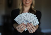 Ile trzeba zarabiać żeby mieć 5000 zł emerytury?