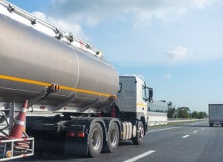 Jakie są najważniejsze zasady transportu paliw płynnych