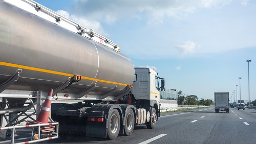 Jakie są najważniejsze zasady transportu paliw płynnych