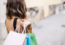 Co to jest sprzedaż e commerce? Co to jest sprzedaż e commerce?
