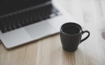 Czy pracownik może pracować 60 godzin w tygodniu?